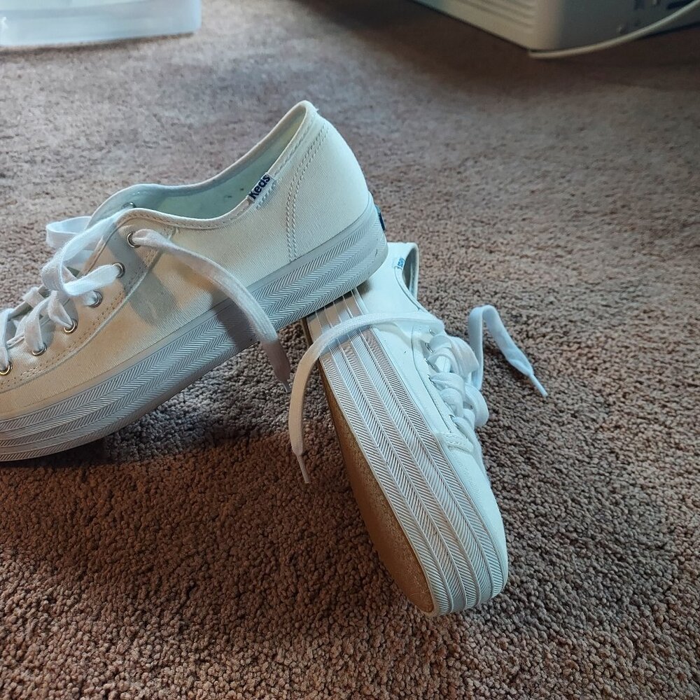 Woman's White Keds Sneakers - Size 8-1/2